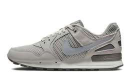 Nike: Светлые кроссовки  Air