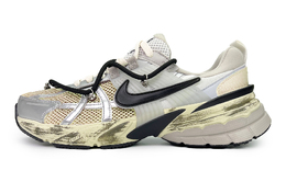 Nike: Зелёные кроссовки 