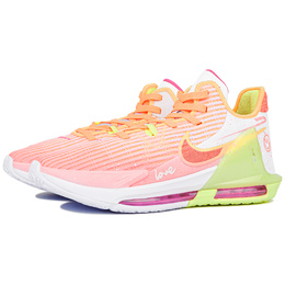 Nike: Белые кроссовки 
