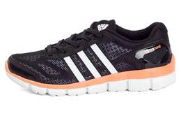 Adidas: Кроссовки 
