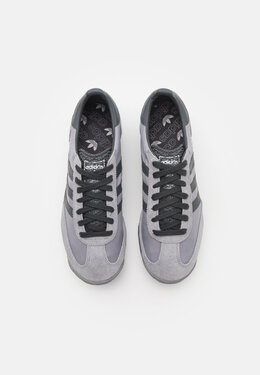 Adidas: Серые кроссовки  SL-72