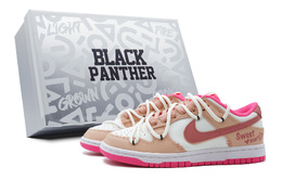 Nike: Розовые кроссовки  Dunk