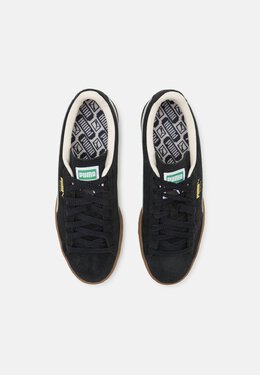 PUMA: Чёрные кроссовки  Suede