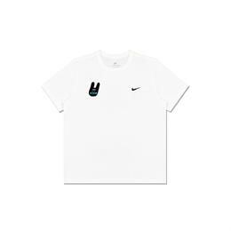 Nike: Белая футболка 