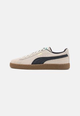 PUMA: Бежевые кроссовки  Suede