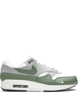 Nike: Зелёные кроссовки  Air Max 1