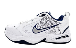 Nike: Белые кроссовки  Air Monarch