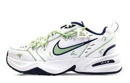 Nike: Белые кроссовки  Air Monarch