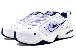 Nike: Белые кроссовки  Air Monarch