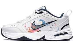 Nike: Белые кроссовки  Air Monarch