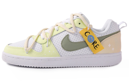 Nike: Светлые кроссовки  Court
