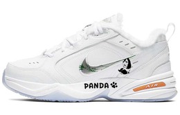 Nike: Белые кроссовки  Air Monarch