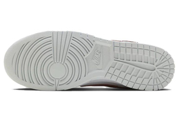 Nike: Белые кроссовки  Dunk
