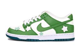 Nike: Зелёные кроссовки  Dunk