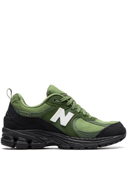 New Balance: Зелёные кроссовки  2002R