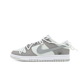 Nike: Серые кроссовки  Dunk