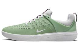 Nike: Серые кроссовки 