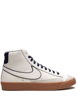 Nike: Белые кеды  Blazer Mid 77