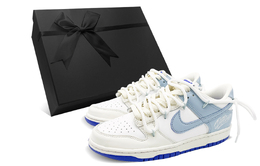 Nike: Белые кроссовки  Dunk