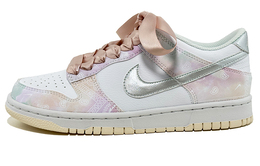 Nike: Серебристые кроссовки  Dunk