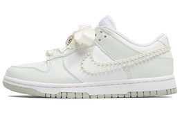 Nike: Белые кроссовки  Dunk