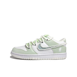 Nike: Белые кроссовки  Dunk