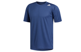 Adidas: Футболка 