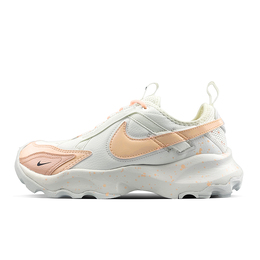 Nike: Оранжевые кроссовки 
