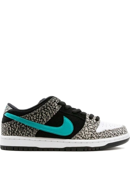 Nike: Серые кроссовки  SB Dunk Low Pro