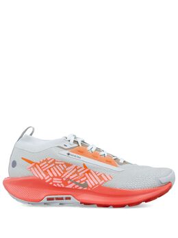 Nike: Светлые кроссовки  Trail