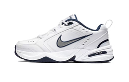 Nike: Белые кроссовки  Air Monarch