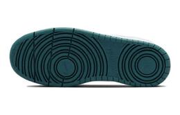 Nike: Белые кроссовки 