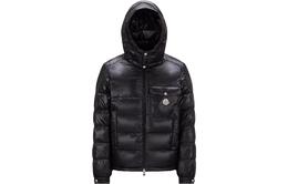 Moncler: Чёрный пуховик 