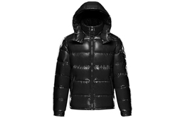 Moncler: Чёрный пуховик 