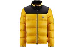 Moncler: Жёлтый пуховик 