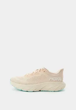 Hoka One One: Бежевые кроссовки 