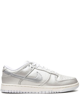 Nike: Серебристые кроссовки  Dunk Low