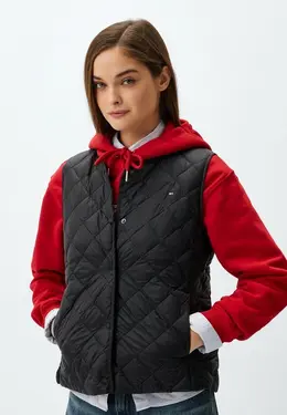 Tommy Hilfiger: Чёрный жилет 