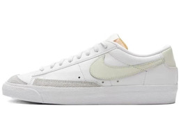 Nike: Серые кроссовки  Blazer