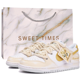 Nike: Бежевые кроссовки  Dunk