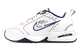 Nike: Белые кроссовки  Air Monarch