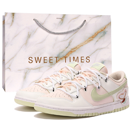 Nike: Розовые кроссовки  Dunk
