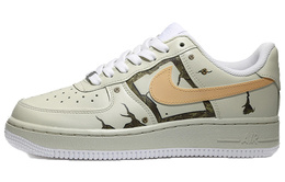 Nike: Бежевые кроссовки  Air Force 1