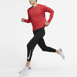 Nike: Красная футболка 