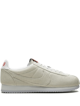 Nike: Белые кроссовки  Cortez