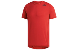 Adidas: Футболка 