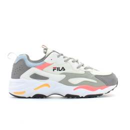 Fila: Белые кроссовки  Ray Tracer