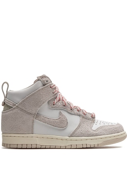 Nike: Бежевые кроссовки  Dunk High SP