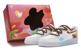 Nike: Белые кроссовки  Air Force 1