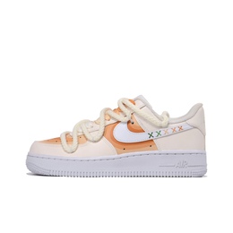 Nike: Белые кроссовки  Air Force 1